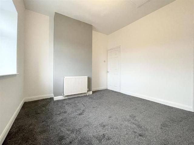 House for rent in Cutsyke, Castleford