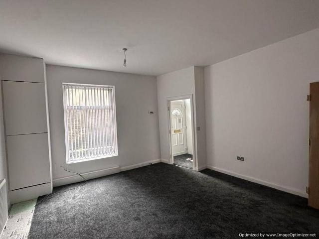 House for rent in Milnsbridge, West Yorkshire