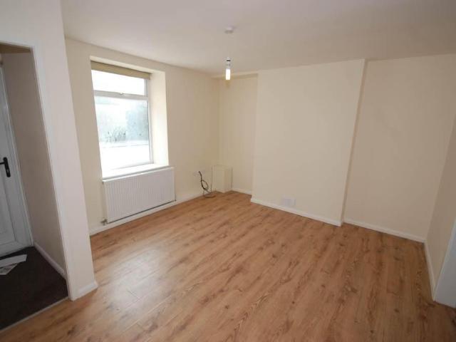 House for rent in Charlesworth, East Midlands