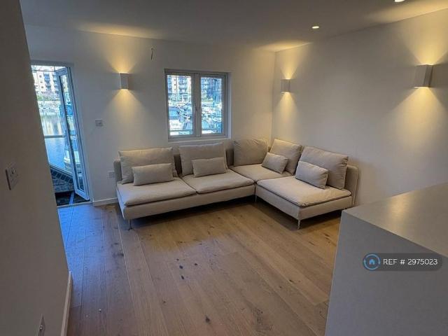 House for rent in Tower Liberty, Wapping