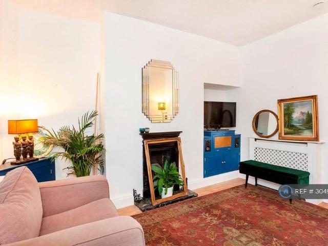 House for rent in Leeman Road, High Field