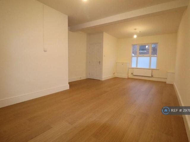 House for rent in Semilong, Northampton