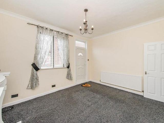 House for rent in Half Acres, Wakefield