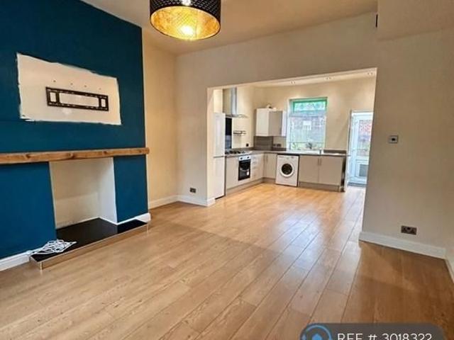 House for rent in Hathershaw, Pendock