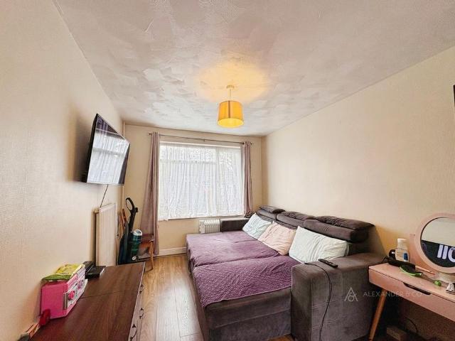 House for rent in Woodside Estate, Houghton Regis