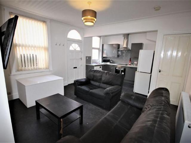 House for rent in Woodhouse, West Yorkshire