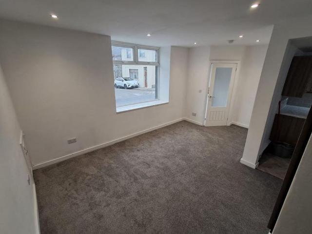 House for rent in Porth