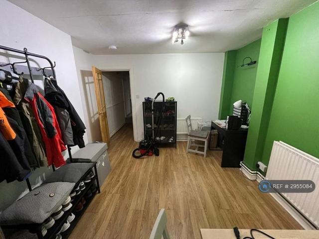 House for rent in Thames View, Greater London