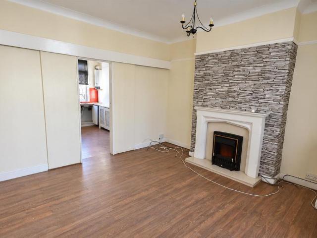 House for rent in Round Hill, Wakefield