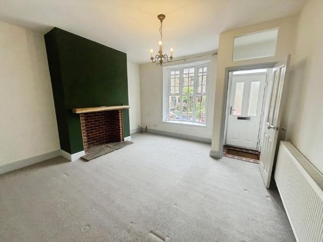 House for rent in Whitfield, Charlesworth