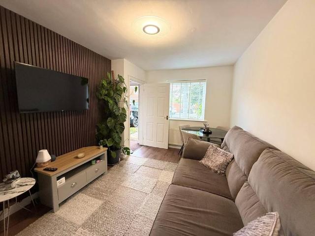 House for rent in Sydenham, Green Close