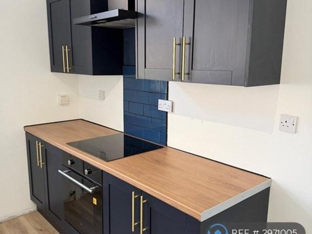 House for rent in Cutsyke, Castleford