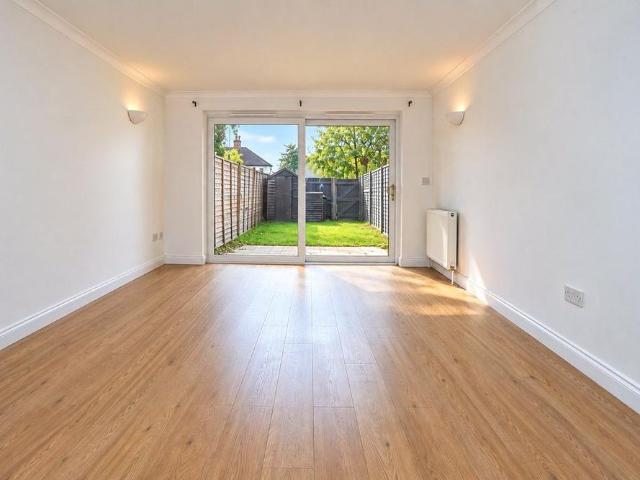 House for rent in The Hermitage, Woking