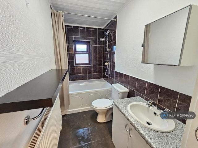 House for rent in Fernhill Gate, Lee Bank