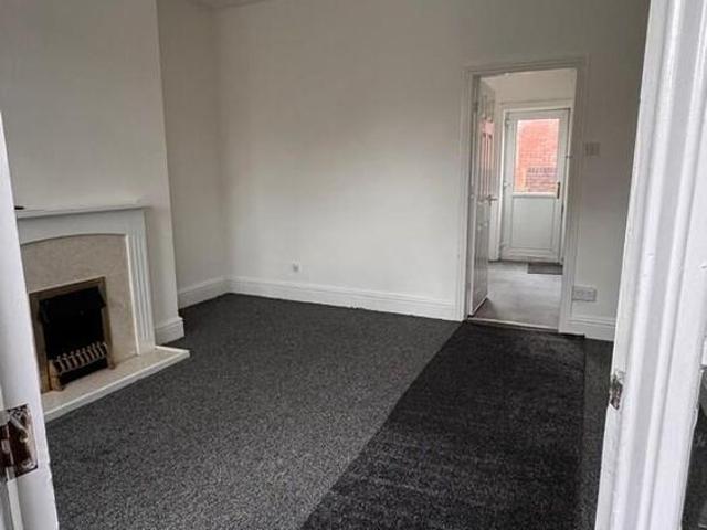 House for rent in Lower Place, Burnedge