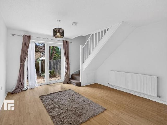 House for rent in Bryncyn, Falcon Lodge