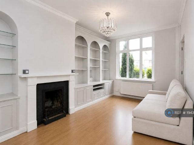 House for rent in Furzedown, Greater London