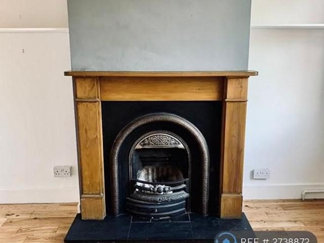 House for rent in Three Bridges, Glynde