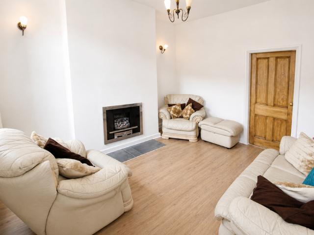 House for rent in Guide Bridge, Greenheys