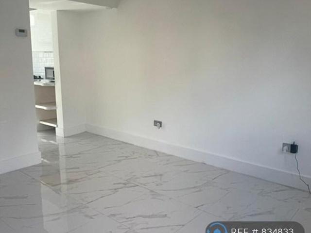 House for rent in Furzedown, Greater London
