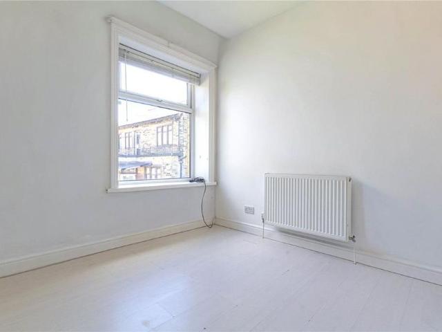 House for rent in Hillhouse, Huddersfield