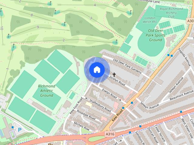 Townhouse for rent in Kew, Greater London