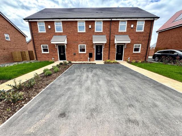 House for rent in Keresley Green, Keresley