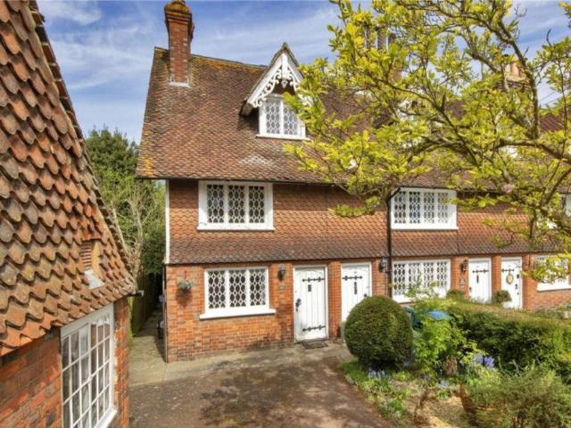 House for rent in Chipstead, The Butts