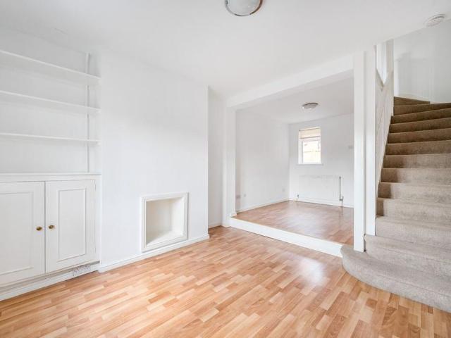 House for rent in Fole, Surrey