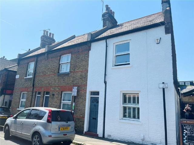 House for rent in London Borough of Ealing, Park Royal