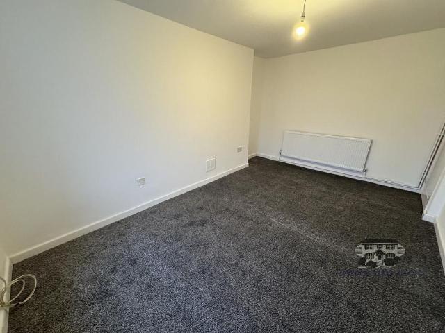 House for rent in Pentre, Ton Pentre