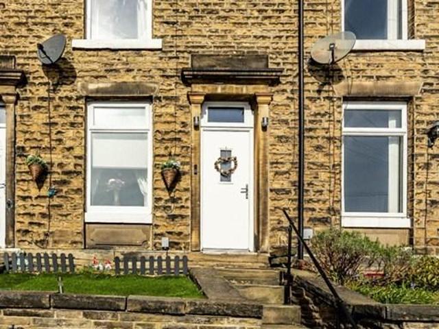 House for rent in Brookfoot, Rastrick
