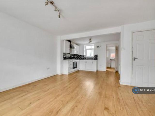 House for rent in Ystrad