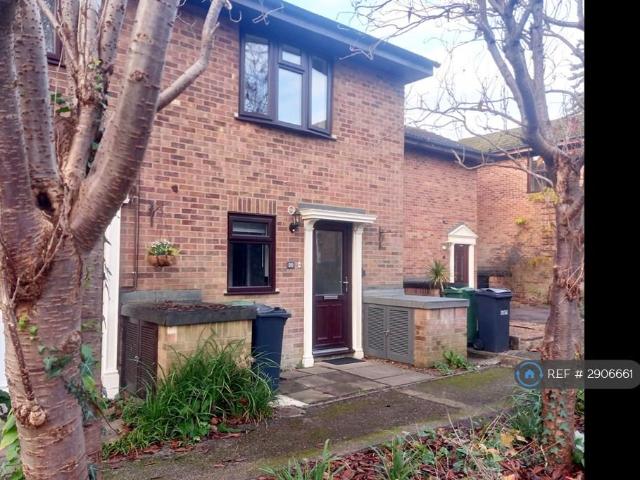 House for rent in Redhill, Reigate and Banstead