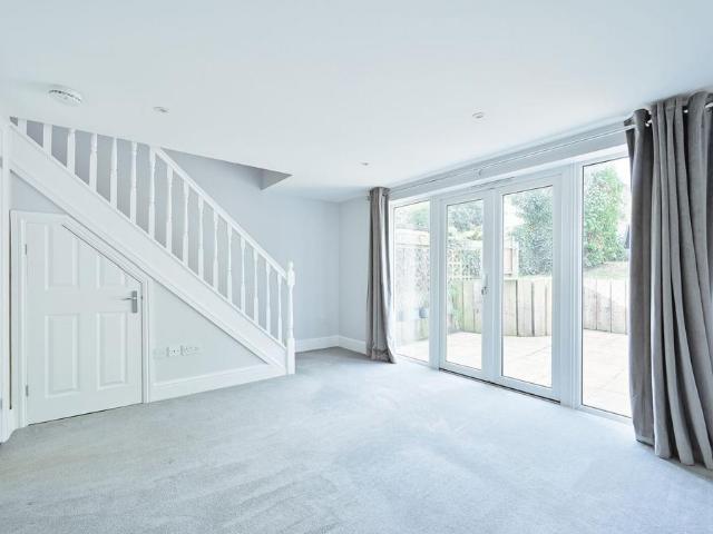 House for rent in Moorend, Pouchen End