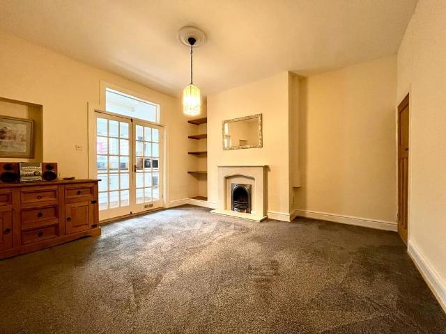 House for rent in Bradshaw, Lee Bank