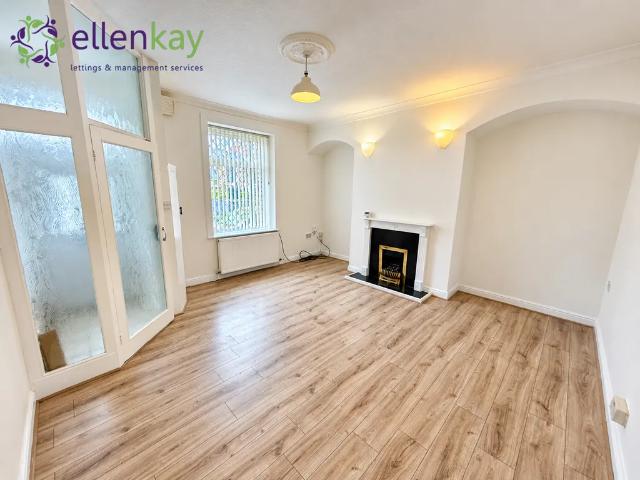 House for rent in Newhey, Rochdale