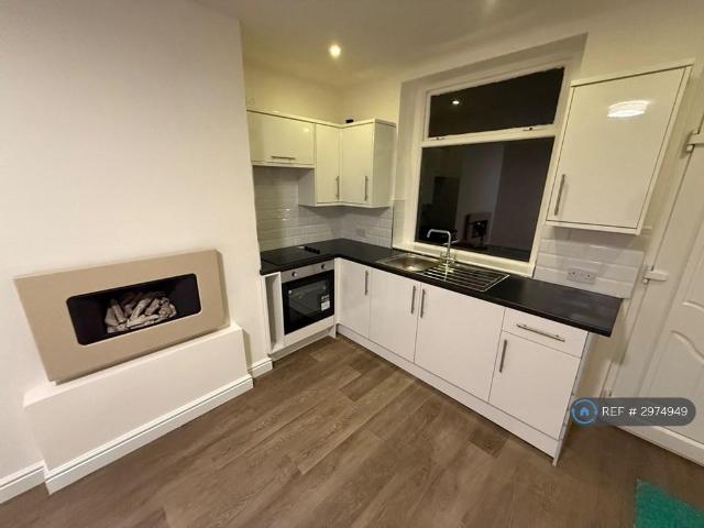 House for rent in Salterhebble, West Yorkshire