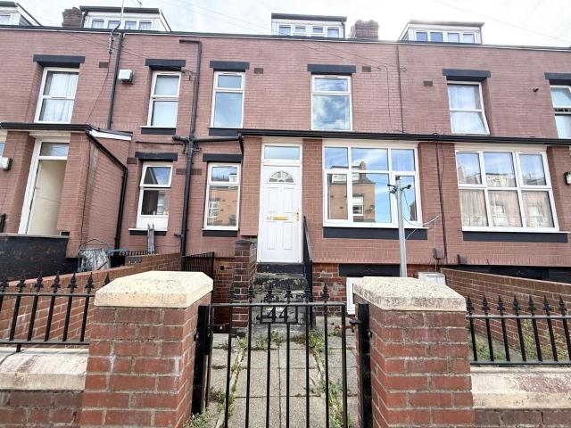 House for rent in Cavalier Hill, Leeds
