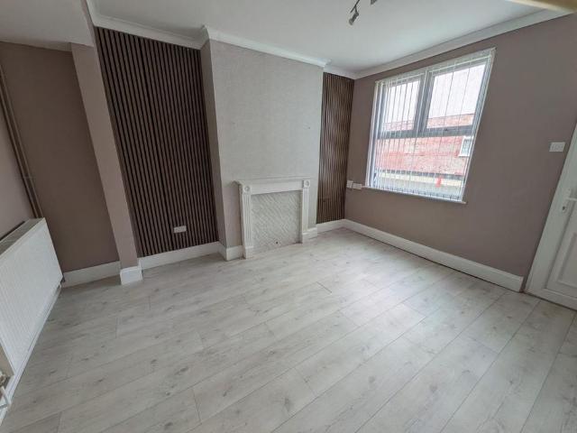 House for rent in Calderstones