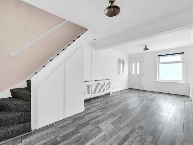 House for rent in New Town, Monks Orchard