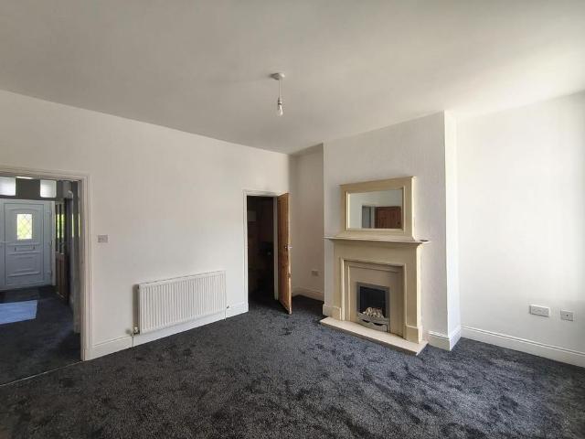 House for rent in Milnshaw, Backburn