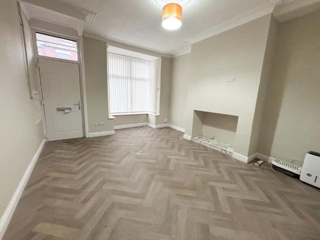 House for rent in Halliwell, Lee Bank