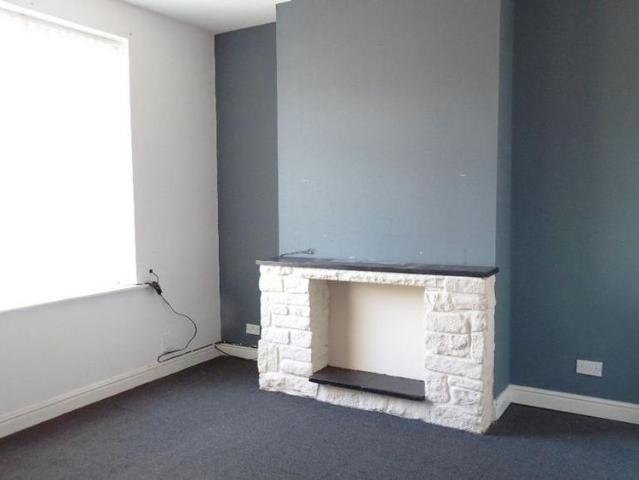 House for rent in Hathershaw, Pendock
