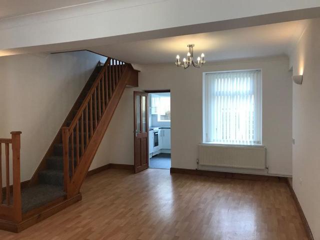 House for rent in Cwmbwrla, Nangreaves