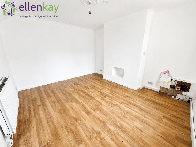 House for rent in Firgrove, Burnedge