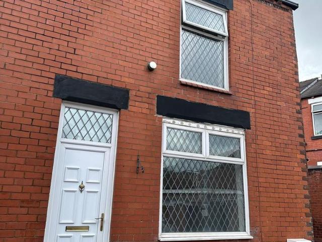 House for rent in Moses Gate, Lee Bank