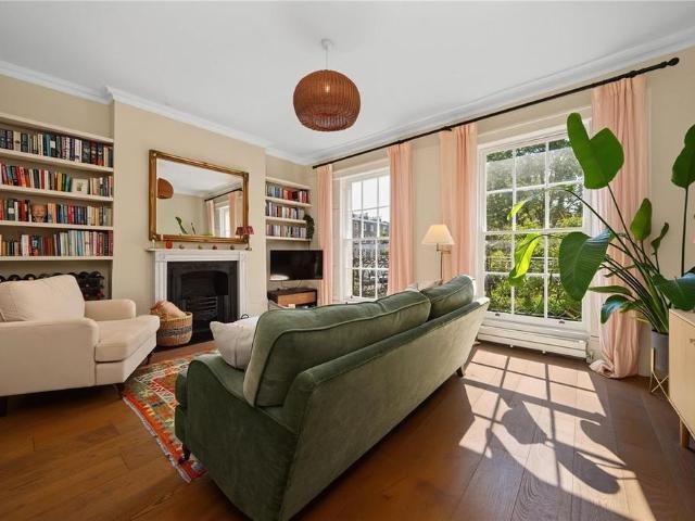 House for rent in Barnsbury, Greater London