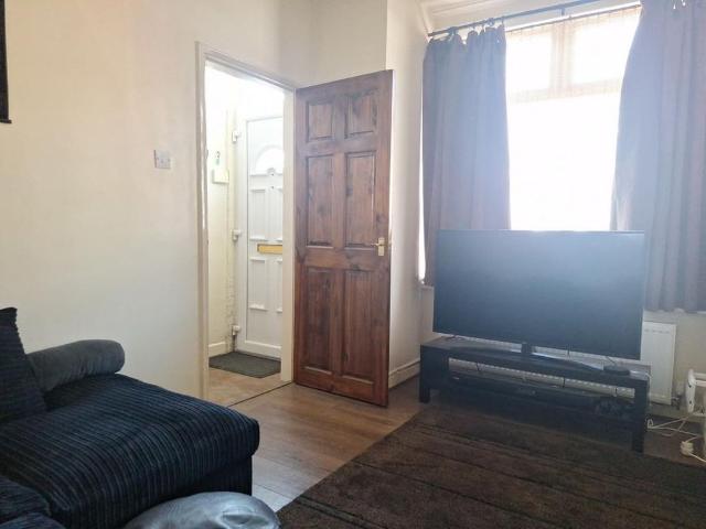 House for rent in Plasnewydd, Falcon Lodge