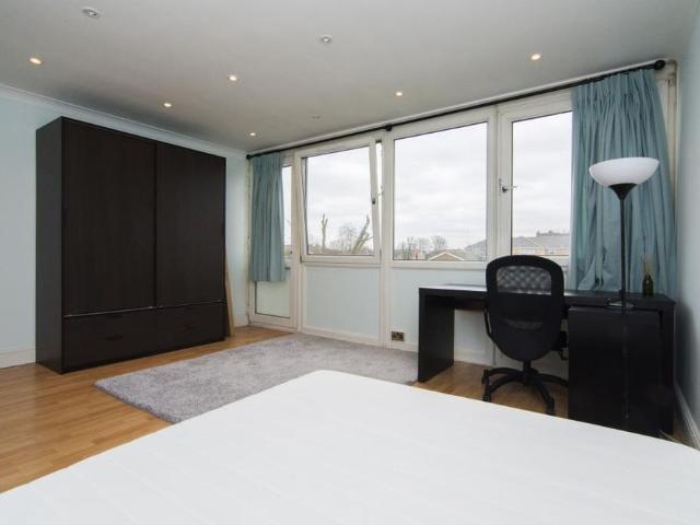 House for rent in Maryland, Greater London